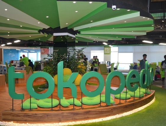 Alibaba и SoftBank вложили $1,1 млрд. в крупнейший индонезийский маркетплейс Tokopedia