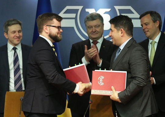 General Electric and Ukrzaliznytsia sign $1 billion deal