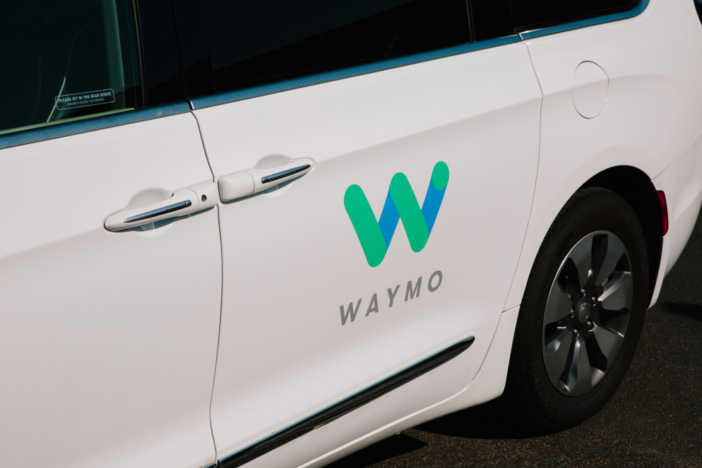 Сторонние инвесторы впервые вложились в создателя беспилотных машин Waymo