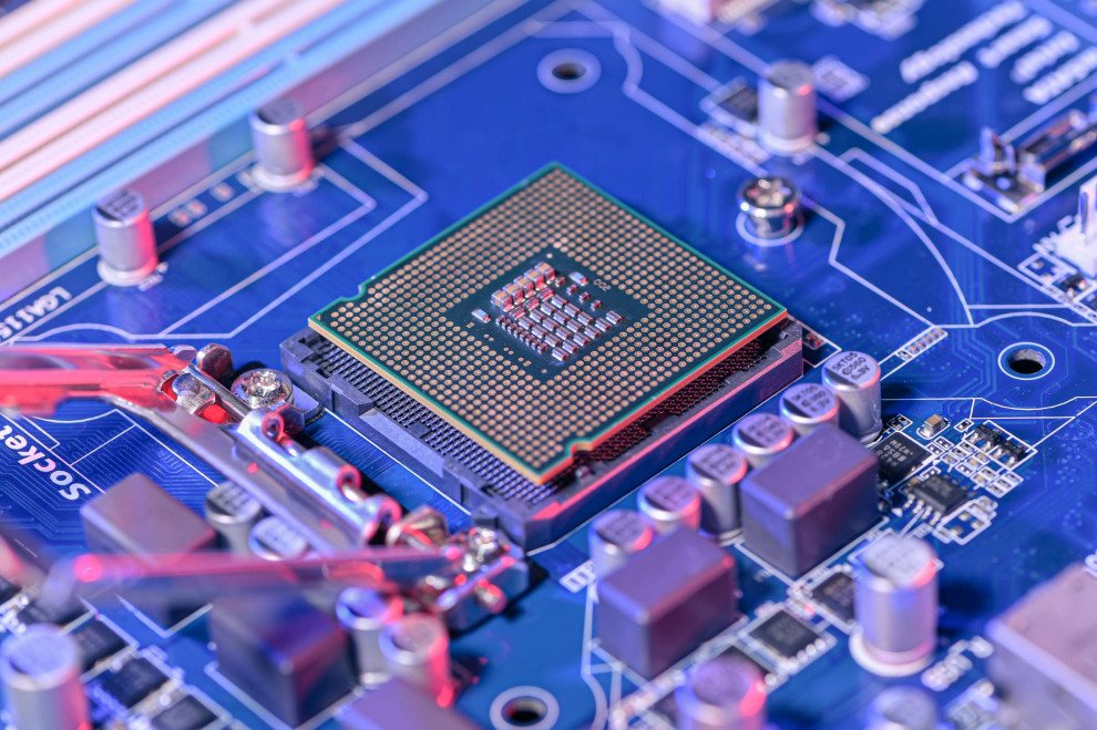 Создатель процессоров AMD покупает конкурирующую Xilinx за $35 млрд