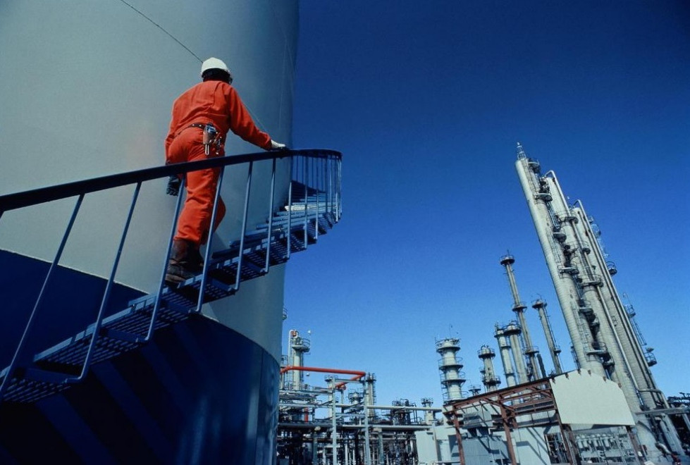 Shell хочет купить 50% нефтехим проекте компании Nayara Energy за $9 млрд