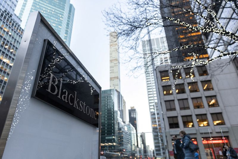 GIC покупает у Blackstone логистические активы в Японии за $800 млн
