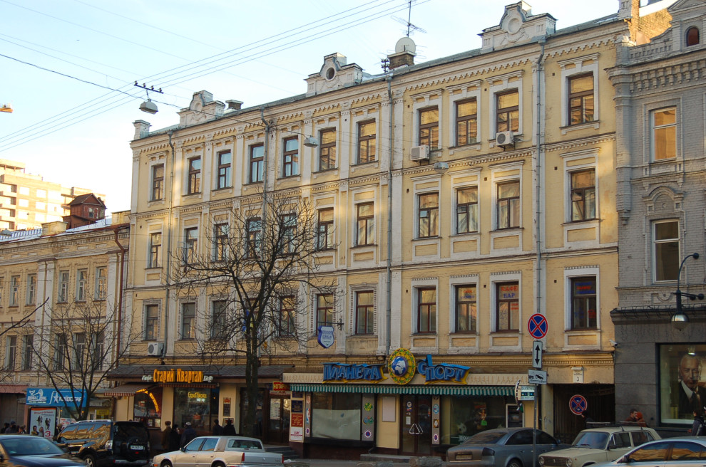 Будівлю навпроти столичного ЦУМу продали за 150 млн грн