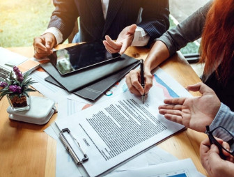 Чи настав час купити бізнес в Україні: хто і навіщо купляє бізнес в Україні?