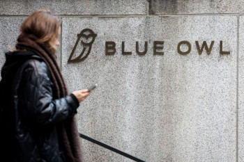 Moody’s ухудшило прогноз для \$36-миллиардного фонда Blue Owl: тревожный сигнал для private credit
