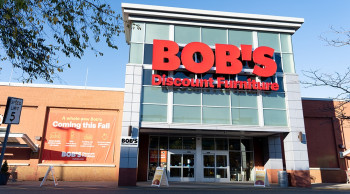 Американская сеть мебельных магазинов Bob’s Discount Furniture вышла на биржу с оценкой $2,2 млрд