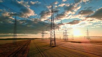 BlackRock и EQT покупают энергетическую компанию AES за $33,4 млрд на фоне бума AI-дата-центров