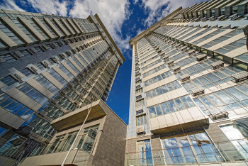 У центрі Києва виставили на продаж ділянку 0,7 га з будівлею 7 000 м2 за $15 млн