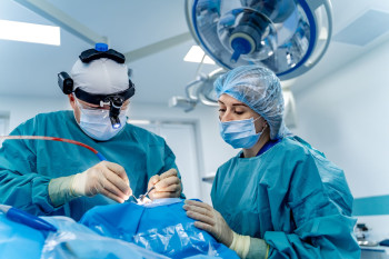 Мережу Surgery Partners з понад 200 хірургічними центрами у США продають за $5,7 млрд