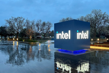 Американська Intel привлечет $15 млрд за счет продажи акций на фоне бума ИИ