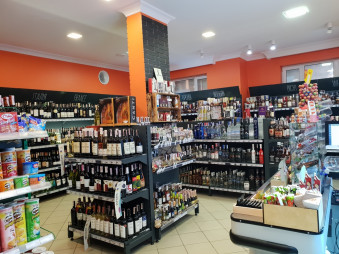 Винный бутик с кофейней