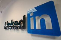 Социальная сеть LinkedIn в ходе IPO в Нью-Йорке будет оценена в 3,3 млрд долл