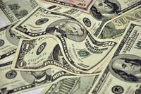 За 1 полугодие 2012 г. нелегальный отток капитала из Украины составил 5 млрд. долл. США