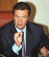 Янукович призывает инвестировать в Крым