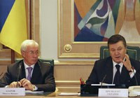 Янукович поручил Азарову развивать реальный сектор экономики