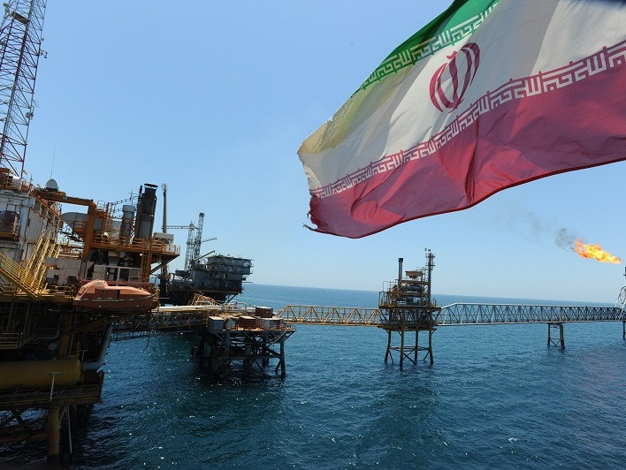 Иран намерен инвестировать $7 млрд. в проекты развития добычи нефти и газа в Персидском заливе