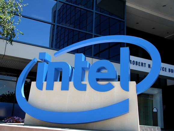 Intel готовится к  $15 млрд. сделке по покупке Altera