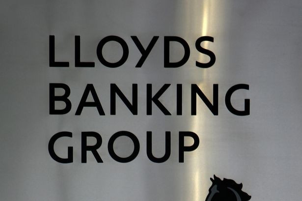 Британия продает акции Lloyds за 9 млрд. фунтов 