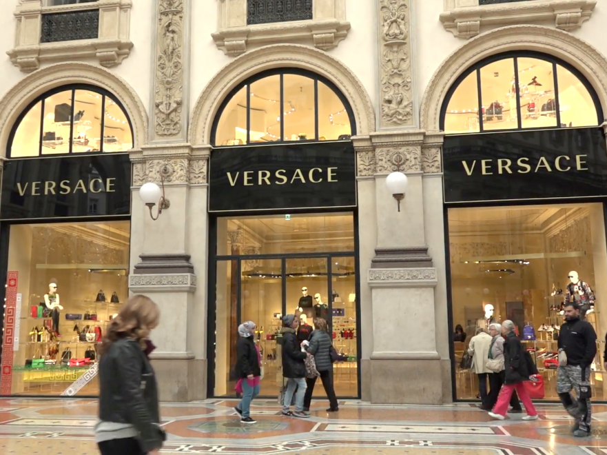 Крупная сделка в мировой фешн-индустрии: Michael Kors покупает Versace