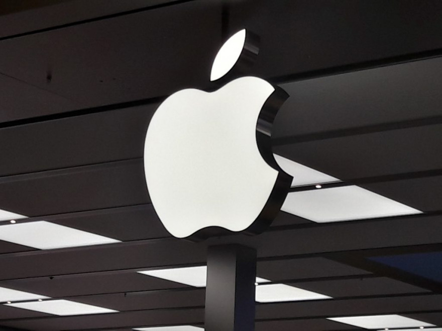 Капитализация Apple достигла $1 трлн. и стала рекордной для корпораций США