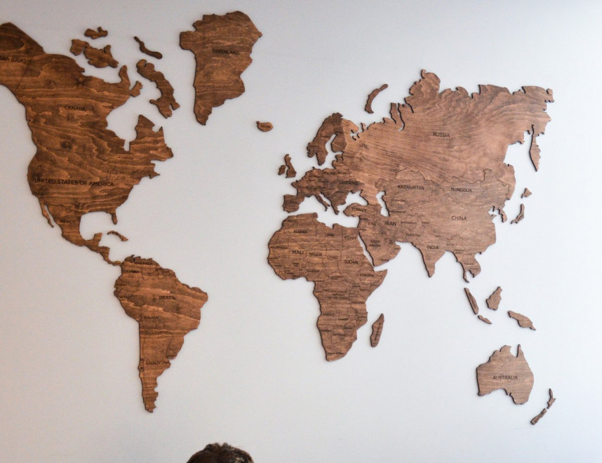 Украинская деревянная карта привлекла $100 тыс. на Kickstarter