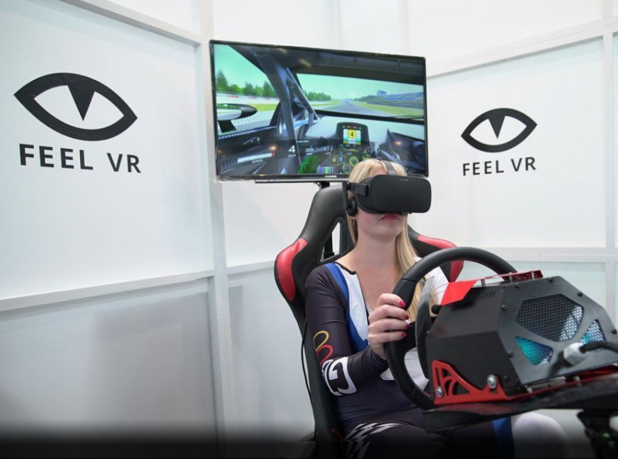 Украинский игровой руль и педали Feel VR собрали $0,5 млн. на Kickstarter