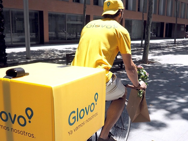 Работающий в Украине сервис курьерской доставки Glovo привлек $169 млн