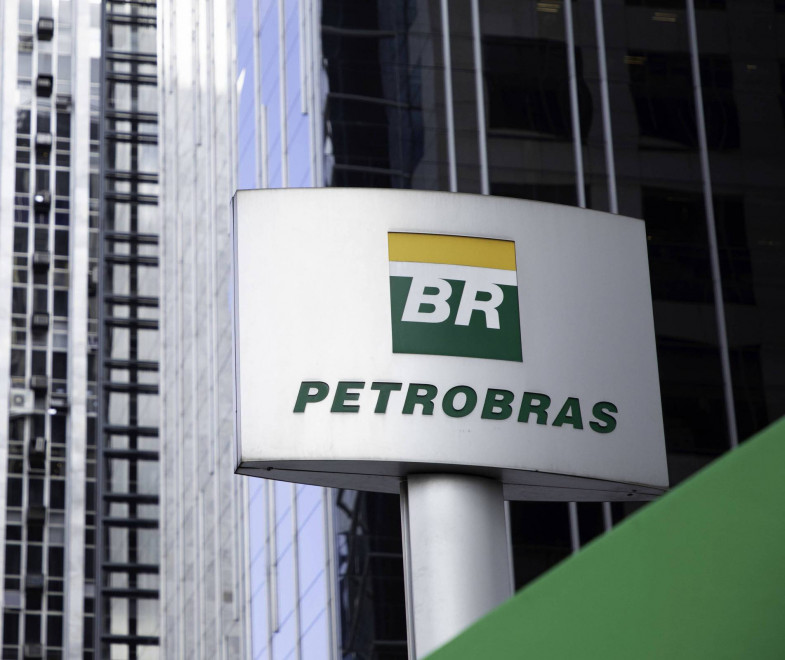 Бразильский BNDES продает долю в Petrobras за $5,9 млрд