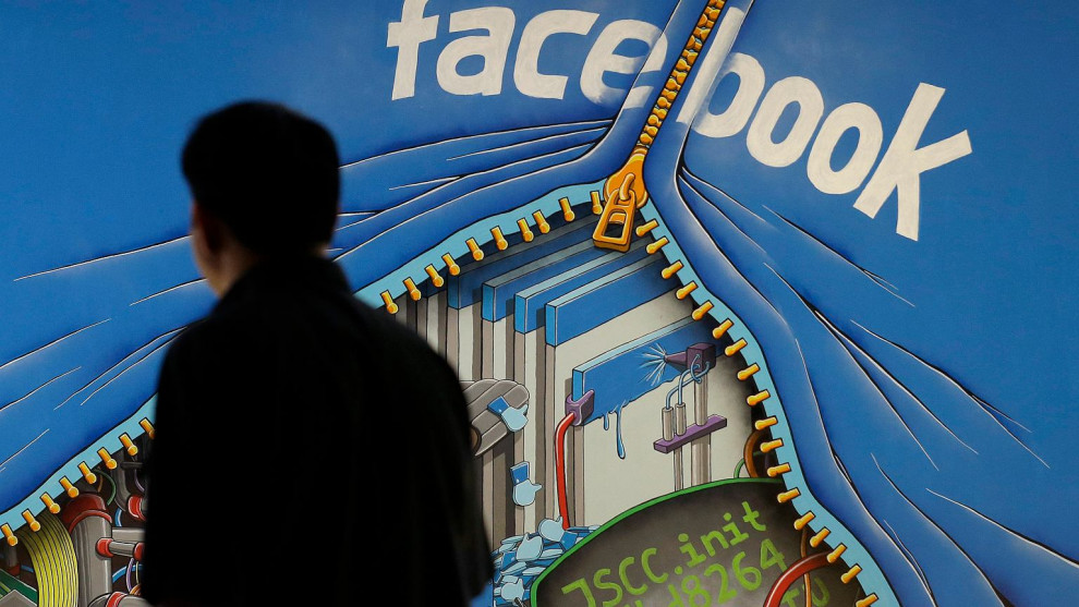 Насколько реально Facebook продать WhatsApp и Instagram