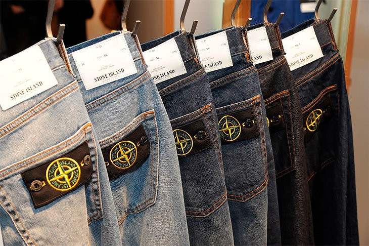 Бренд люксовой одежды Moncler покупает конкурента Stone Island за €1,5 млрд