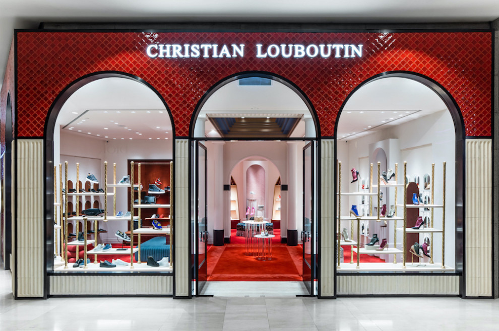 Итальянская бизнес-династия приобрела 24% в Christian Louboutin