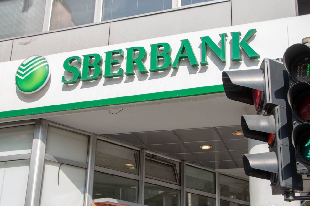 Российский Сбербанк продает часть своих «дочек» за €500 млн