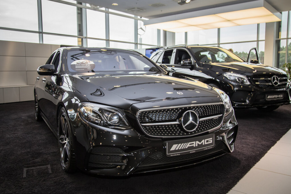 Mercedes-Benz продает автосалоны и сервисные центры по €30-40 млн