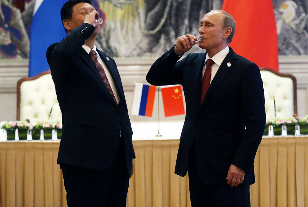 Китай может купить часть Газпрома, Русала и других российских компаниях