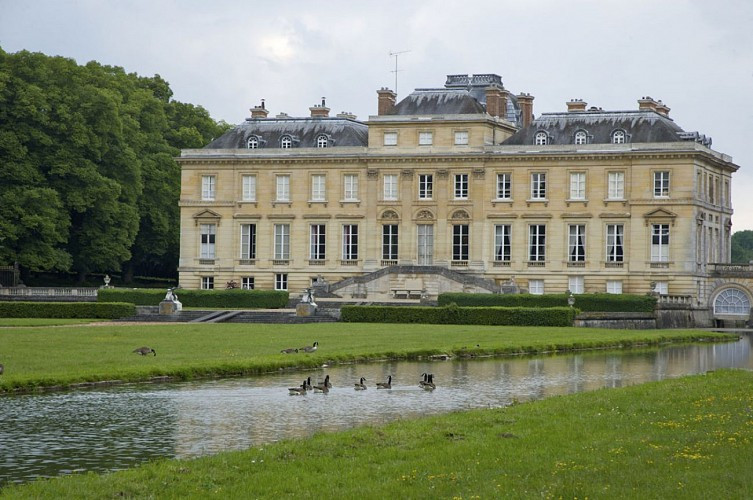 Чеський мільярдер Кретинський купив французький замок за $43 млн