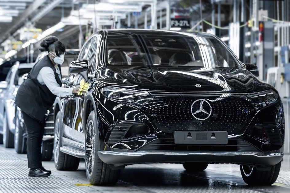 Mercedes-Benz виділить €1 млрд на адаптацію виробництва під деталі для електрокарів