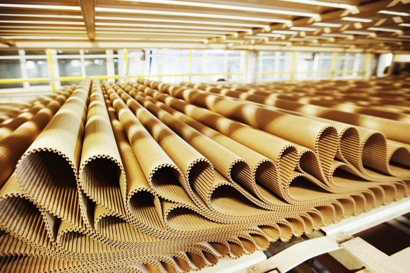 Дистрибьютор Lacoste в Турции инвестирует $2 млрд в производство картона и цемента