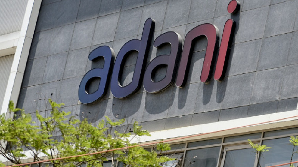 GQG увеличивает долю в Adani до $3,5 млрд и планирует покупать еще