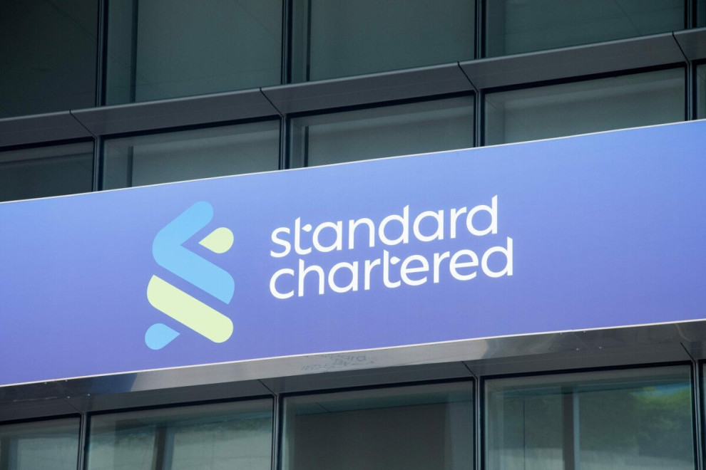 Standard Chartered продає підрозділ у Зімбабве компанії FBC Holdings