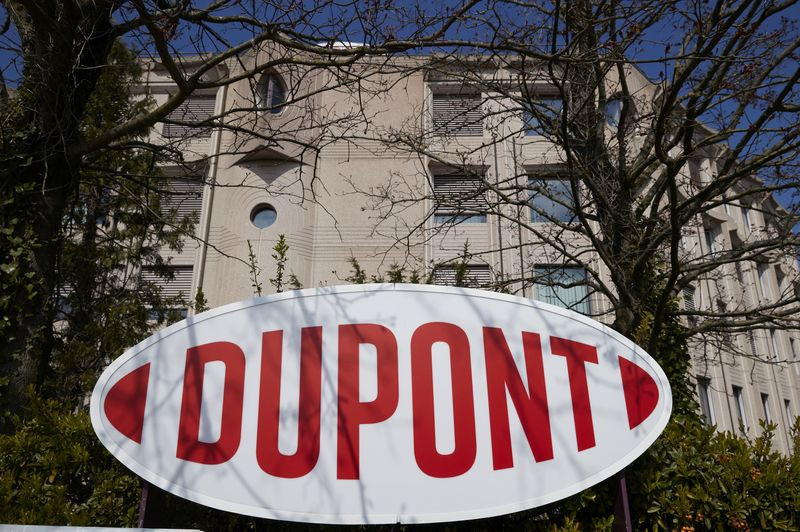DuPont продасть бізнес із виробництва смол Delrin Resins компанії Jordan Company за $1,8 млрд