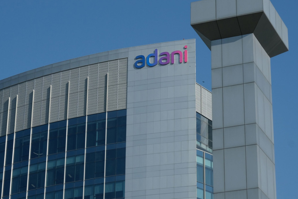 GQG купила частку в Adani Power за $1,1 млрд