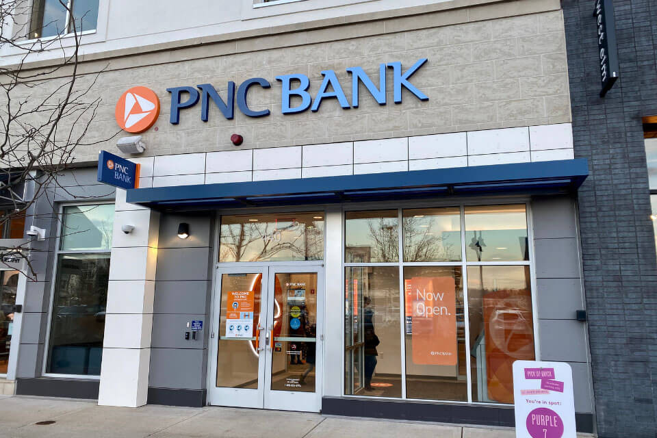 PNC Bank купує окремі об