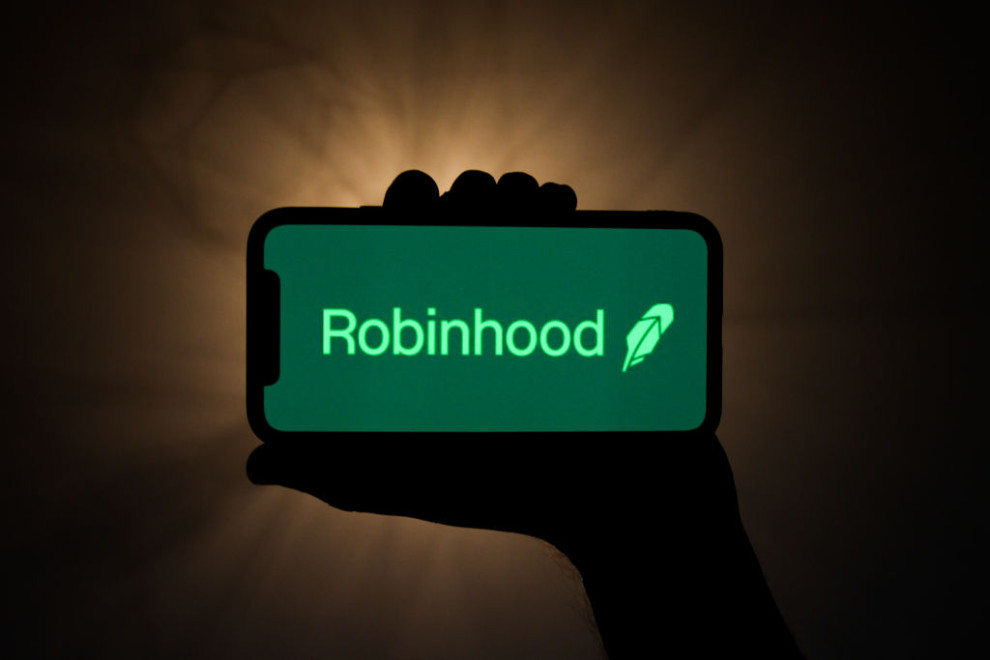 Robinhood выкупает акции, изъятые США у Сэма Бэнкмана-Фрида на $605,7 млн