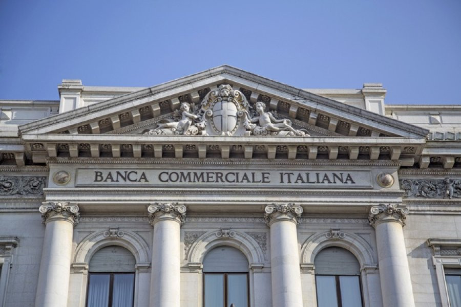 Акции итальянских банков резко упали на $10 млрд после введения правительством налога на непредвиденные доходы