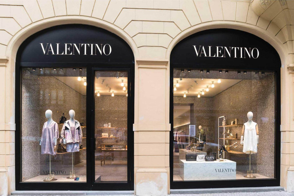 Владелец Gucci покупает 30% акций итальянского модного бренда Valentino за €1,7 млрд