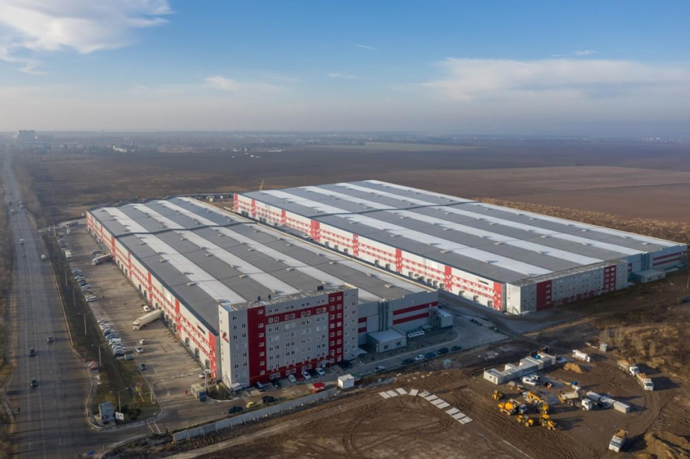 Dragon Capital sold the Amtel warehouse complex to the New Style door factory for $30-40 million