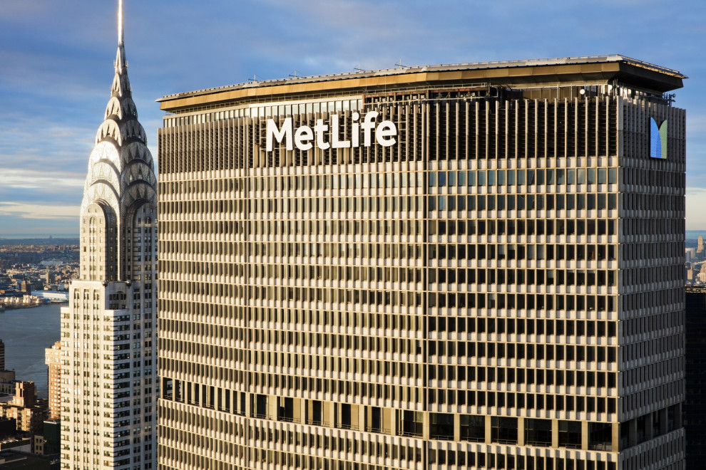 Найбільший американський страховик життя MetLife схвалює викуп акцій на $3 млрд