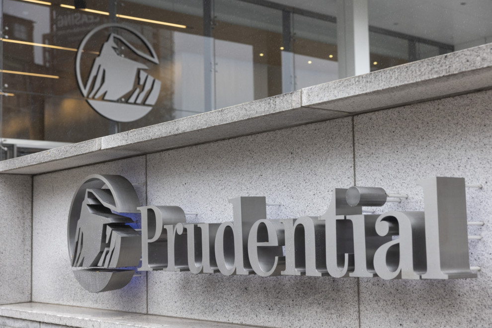 Американская страховая компания Prudential выкупит свои акции на $2 млрд