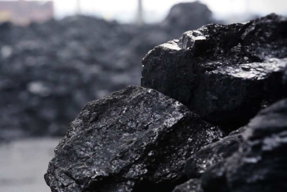 Владелец Укрдонинвеста покупает угольное месторождение вблизи линии фронта за 4 млн грн