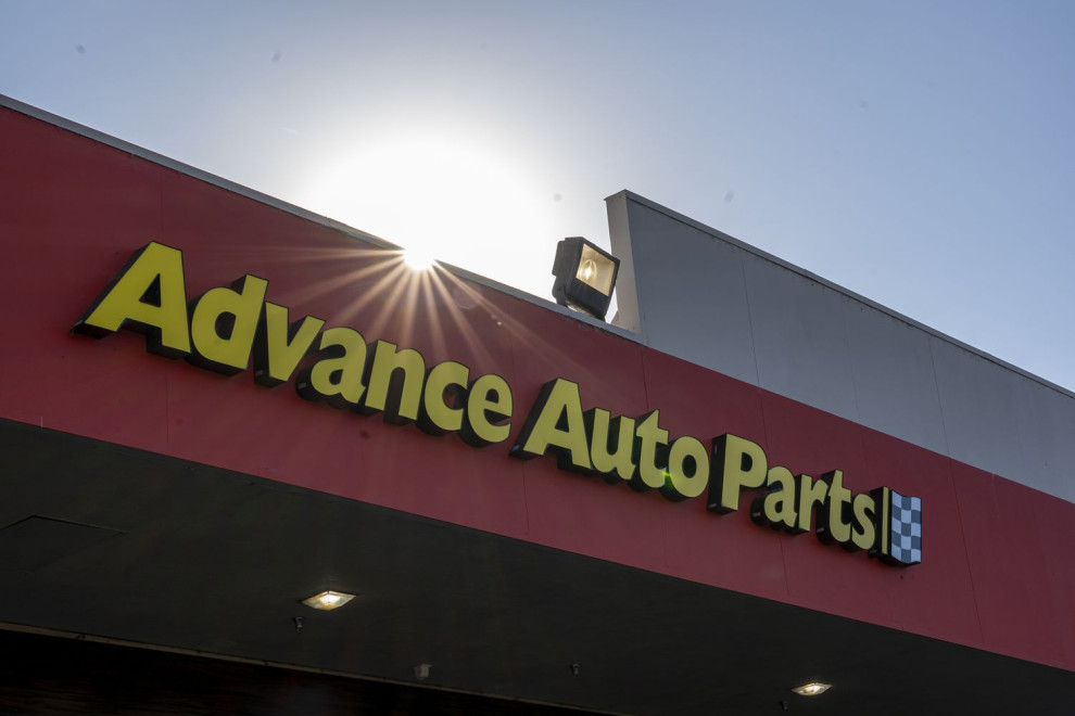 Carlyle придбає підрозділ американського постачальника автозапчастин Advance Auto Parts за $1,5 млрд